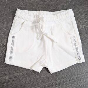 White Zara shorts. Size 6 to 9 months.